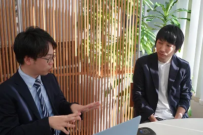 インタビュー中の様子